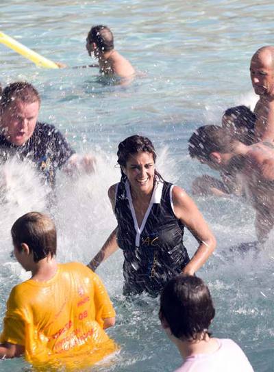Pinto vuelve a echarse a la calle por el triunfo de su vecino Contador