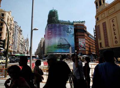 Máquinas y obreros acechan Callao