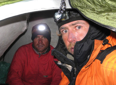 Óscar Pérez (en primer término), en una fotografía que se hizo junto a su compañero de ascensión, Álvaro Novellón.