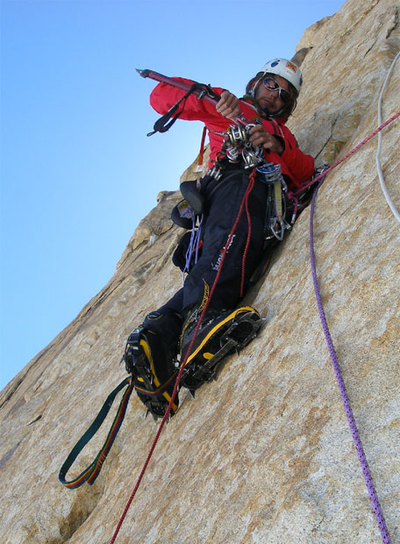 El alpinista oscense, en 2006, en la ascensión al Latok III.