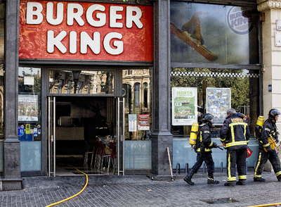 Incendio en un restaurante 'fast food' de la Rambla