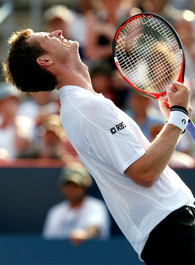 Andy Murray celebra su victoria ante Tsonga, que le aupó al  número dos. 