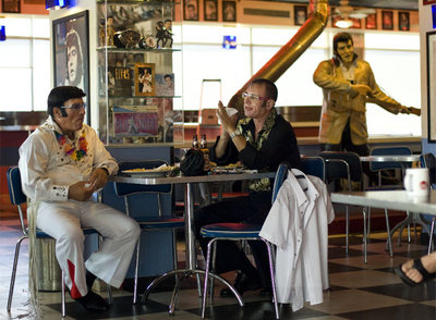 El mundo recuerda a Elvis en el aniversario de su muerte