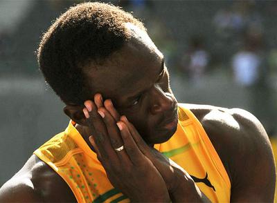 Bolt se clasifica 'durmiendo' para las semifinales de los 200m