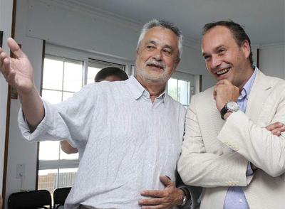 El presidente andaluz, de veraneo en A Mariña