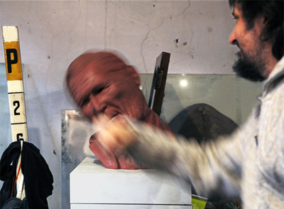 Bush como 'punching-ball'