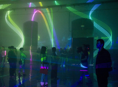 Aspecto de la instalación del holandés Edwin van der Heide, titulada  LSP Tabakalera. 