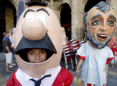 GIGANTES Y CABEZUDOS CENTENARIOS