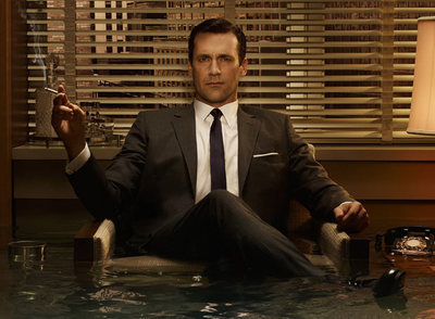 Uno de  los galanes  salvables , Jon Hamm (a la derecha), en la serie   Mad men. 