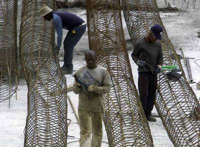 Trabajadores inmigrantes en una obra de Bilbao.