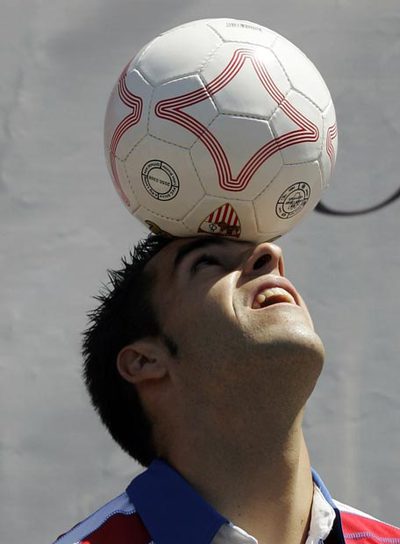 Negredo, durante su presentación en el Sevilla.