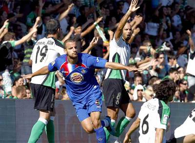 Soldado, tras marcar el segundo gol del Getafe, el primero de los tres que anotó.
