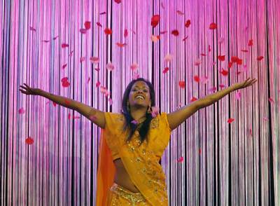 Sneha Mistri, en el teatro Compact Gran Vía, donde se estrena hoy  Sueños de Bollywood .