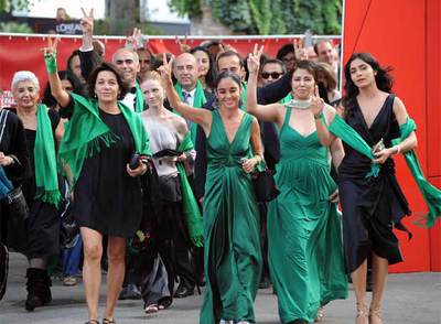 El 'glamour' iraní es de color 'verde revolución'