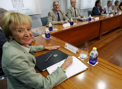 La vicepresidenta Fernández de la Vega, antes de la reunión con los sindicatos.