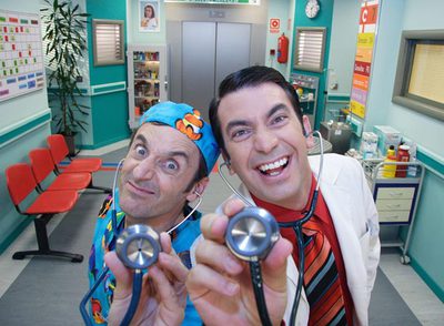 El cirujano  Quesada  y el anestesista y enlace sindical Palacios, en  Fibrilando  (Telecinco).