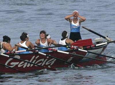 La trainera gallega femenina vence en las regatas de San Sebastián