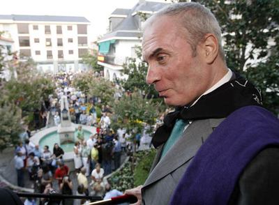 Neira apareció para dar el pregón