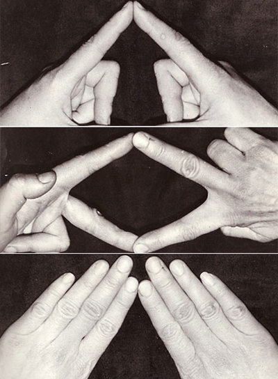 Tres fotografías de la serie  Hand ornament  (1995), de Lidia Blinova.