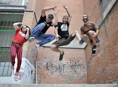 Los integrantes del grupo Motociclón.