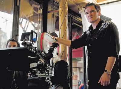  Quentin Tarantino, en pleno rodaje: el gran bastardo del cine de videoclub entregado a su propia odisea bélica. 