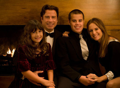 El matrimonio Travolta, con sus dos hijos.