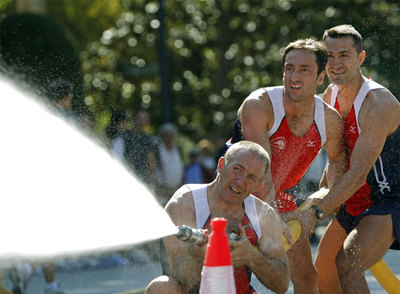 Los bomberos trabajan a la antigua usanza