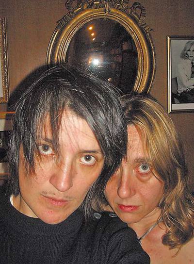  Beatriz Preciado (luciendo bigote) con su adorada Virginie 