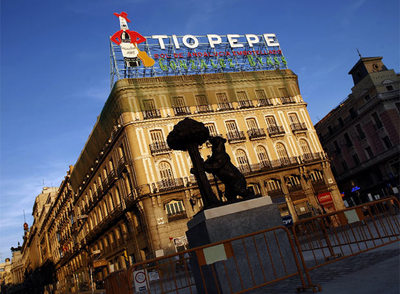 Cien mirando y pocos currando en la Puerta del Sol