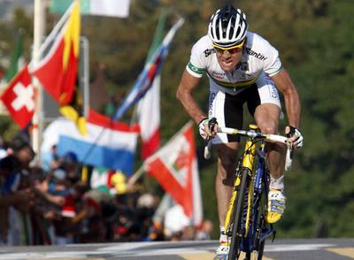 Cadel Evans acelera hacia el oro.