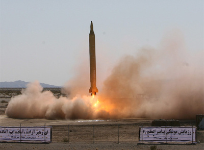Un misil  Shahab 3  despega en Irán como parte de los ejercicios balísticos que realizó ayer la Fuerza Aérea de la Guardia Revolucionaria.