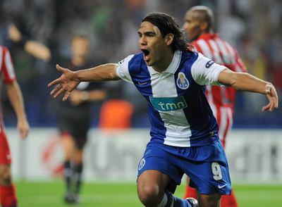 Falcao celebra el primer gol del Oporto al Atlético de Madrid.