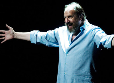 Josep Maria Pou, en un momento del documental  Máscaras. 