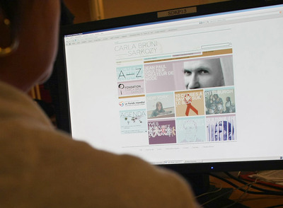 La portada de la  web  de Carla Bruni.