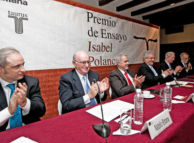 El jurado del Premio de Ensayo Isabel Polanco, ayer en Guadalajara (México). De izquierda a derecha, Fernando Esteves, Natalio Botana, Raúl Padilla, Gonzalo Celorio, David Brading y Javier Garciadiego.