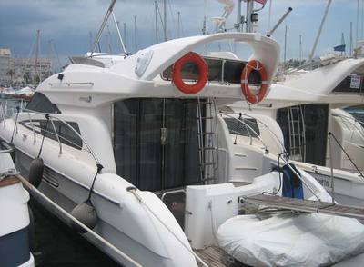 Este barco es el  Parapipi,  atracado en el puerto de Altea (Alicante) y registrado por la policía. Es un modelo Astondoa 36 de 12 metros de eslora. Correa tiene al menos otro barco llamado  Carmen XI. 