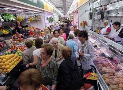 Pasillos estrechos en el mercado 'provisional' de Sant Antoni