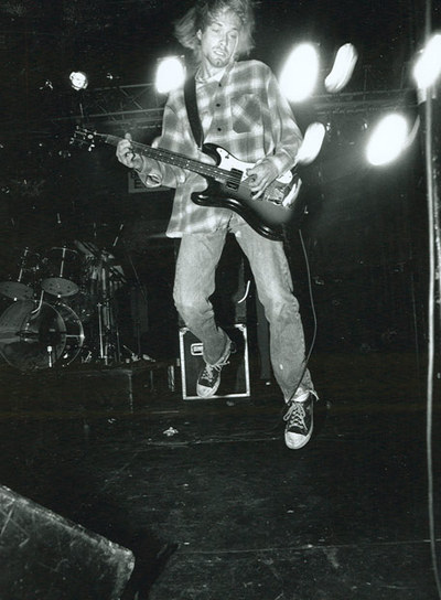  Kurt Cobain en un concierto de la época de  Bleach  