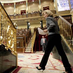 La vicepresidenta Salgado afrontó un agrio debate para la aprobación de los Presupuestos Generales de 2010.