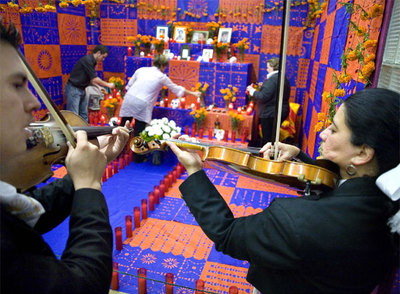 Barcelona celebra el Día de Difuntos  a la mexicana