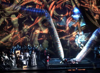 Un momento del ensayo general de  Los troyanos   de Berlioz, con montaje de La Fura dels Baus, en el Palau de les Arts de Valencia. 