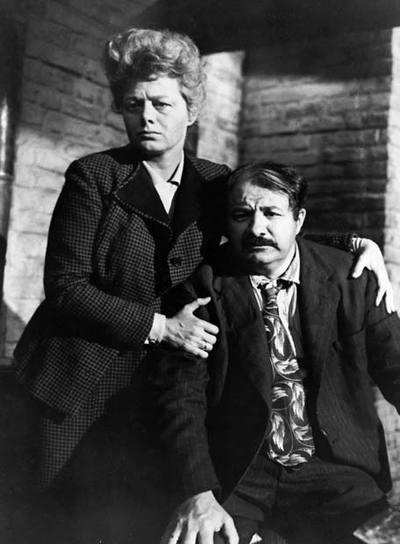 Shelley Winters con Lou Jacobi en  El diario de Anna Frank. 