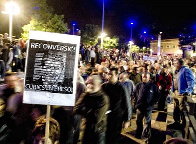 Santa Coloma estalla contra la corrupción