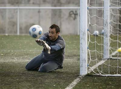 Juanma, portero del Alcorcón, en un entrenamiento.