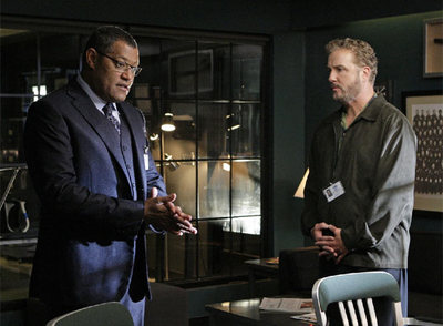 Raymond Langston (Laurence Fishburne), izquierda, y Gil Grissom (William Petersen), en una escena de  CSI.  