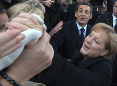 Merkel rememora en París el fin de la gran guerra