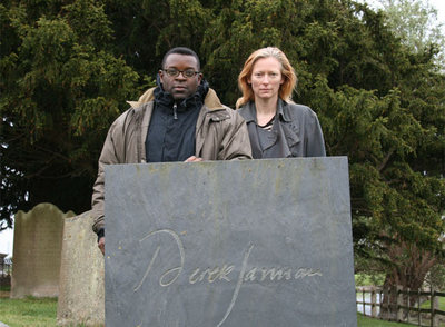 Isaac Julien y la actriz Tilda Swinton, narradora del filme  Derek. 