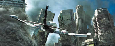  Cualquier evocación del 11-S no es mera coincidencia: Roland Emmerich convierte la destrucción del globo en un guiño a las faltas de la humanidad entera. 