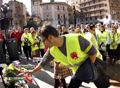Concentración por las víctimas de la carretera