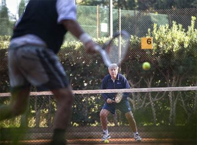Montull se relaja con unas voleas